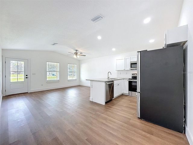 10370 GOLDEN AVENUE, Weeki Wachee, FL 34613