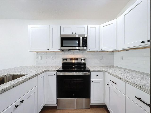 10370 GOLDEN AVENUE, Weeki Wachee, FL 34613