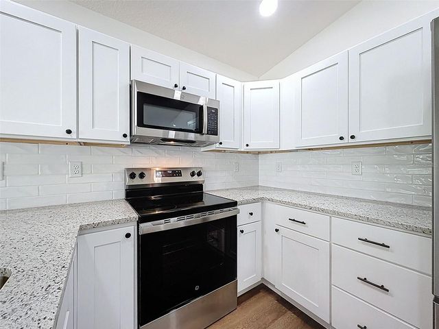 10370 GOLDEN AVENUE, Weeki Wachee, FL 34613