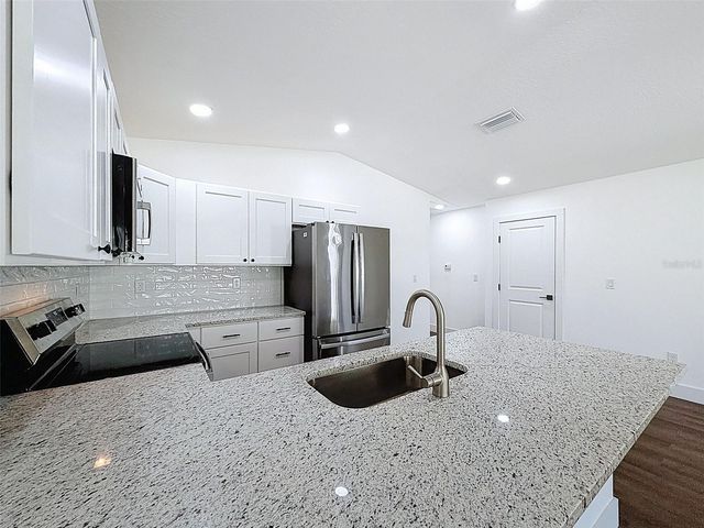 10370 GOLDEN AVENUE, Weeki Wachee, FL 34613