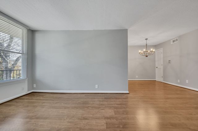 3831 West End Ave Apt 32, Nashville, TN 37205