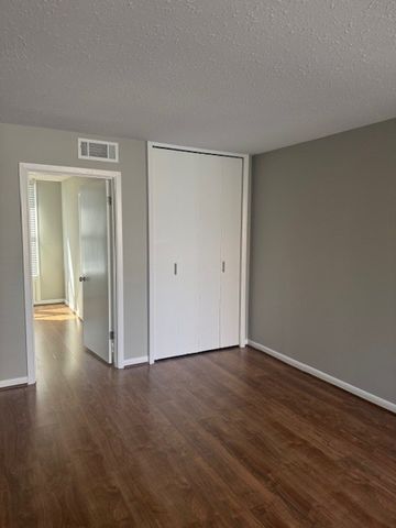 3831 West End Ave Apt 32, Nashville, TN 37205