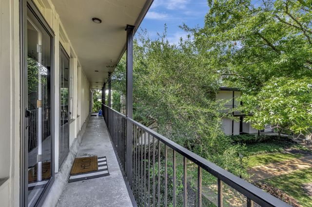 3831 West End Ave Apt 32, Nashville, TN 37205