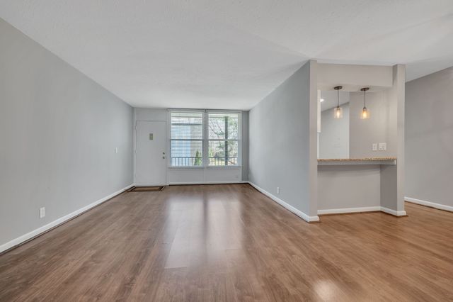 3831 West End Ave Apt 32, Nashville, TN 37205