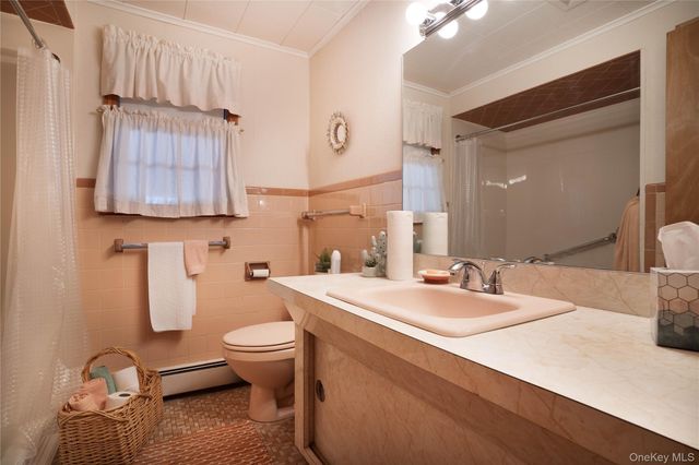 429 Mollie Boulevard, Holbrook, NY 11741