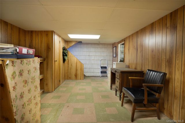 429 Mollie Boulevard, Holbrook, NY 11741