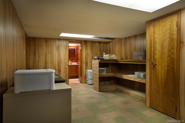 429 Mollie Boulevard, Holbrook, NY 11741