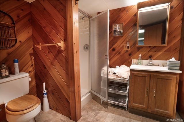 429 Mollie Boulevard, Holbrook, NY 11741