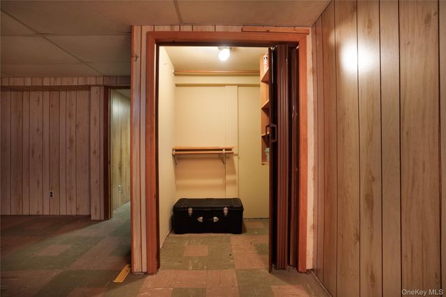 429 Mollie Boulevard, Holbrook, NY 11741