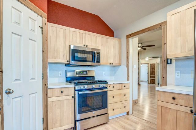 422 E Fm 6, Nevada, TX 75173
