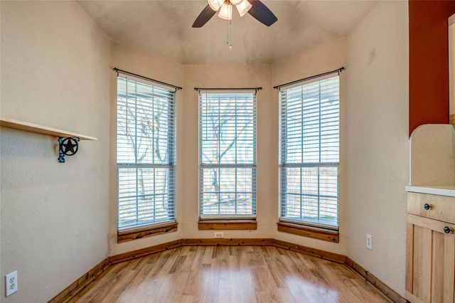 422 E Fm 6, Nevada, TX 75173