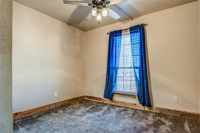 422 E Fm 6, Nevada, TX 75173