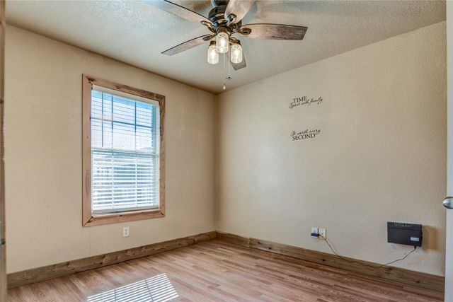 422 E Fm 6, Nevada, TX 75173