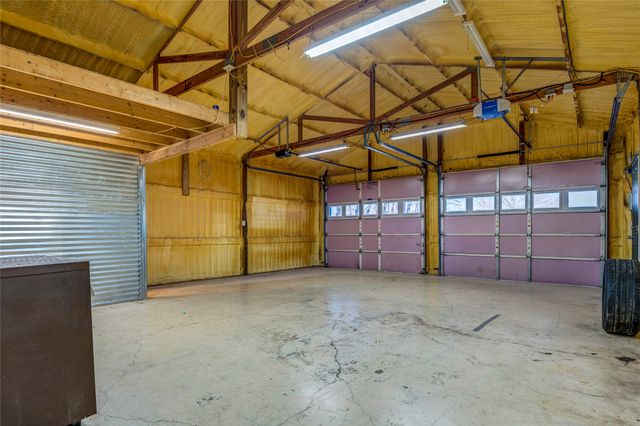 422 E Fm 6, Nevada, TX 75173