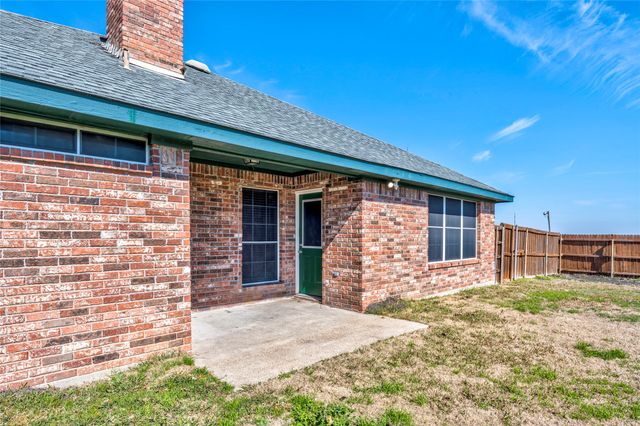 422 E Fm 6, Nevada, TX 75173