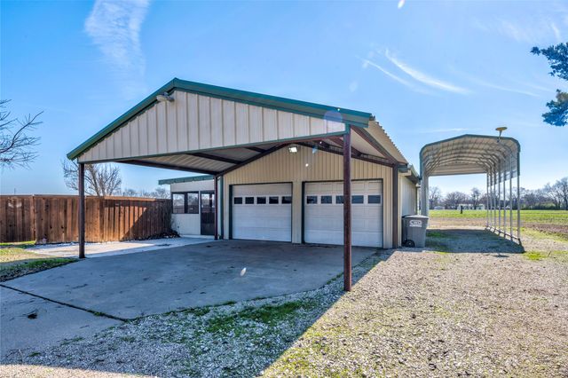 422 E Fm 6, Nevada, TX 75173