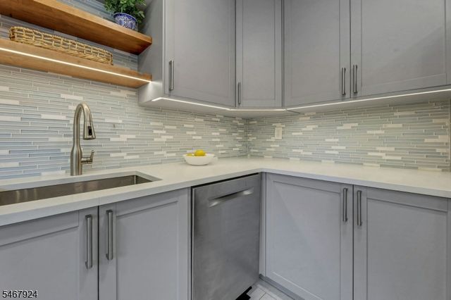 33 Van Buren Ave, Westwood Boro, NJ 07675