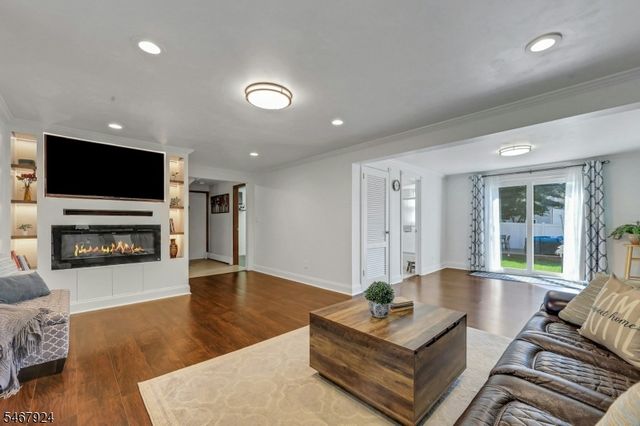 33 Van Buren Ave, Westwood Boro, NJ 07675