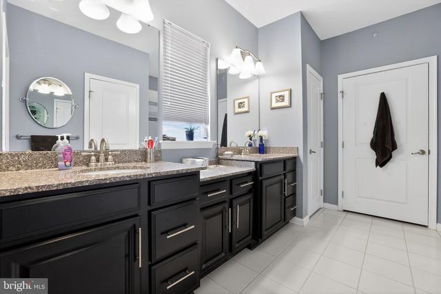 1001 ARBOUR LN, Quakertown, PA 18951