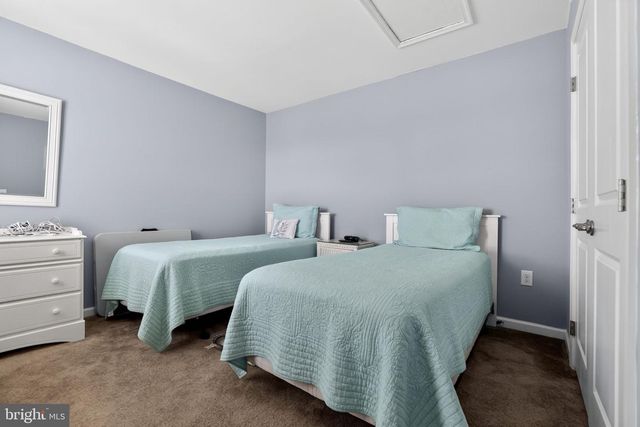 1001 ARBOUR LN, Quakertown, PA 18951