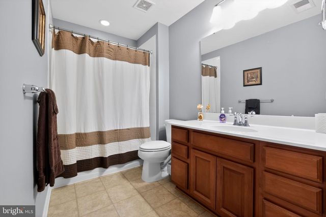1001 ARBOUR LN, Quakertown, PA 18951