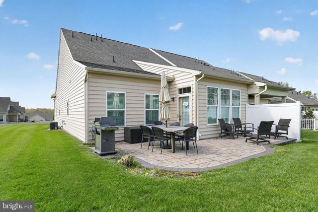 1001 ARBOUR LN, Quakertown, PA 18951