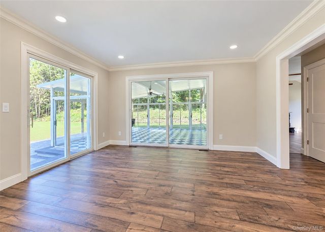 19 Victoria Lane, Manorville, NY 11949