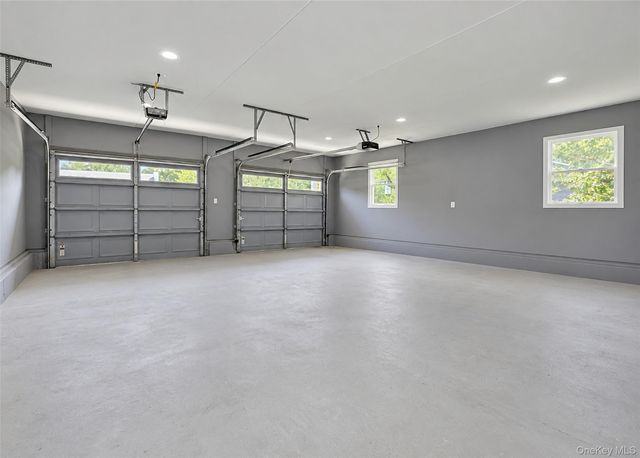 19 Victoria Lane, Manorville, NY 11949