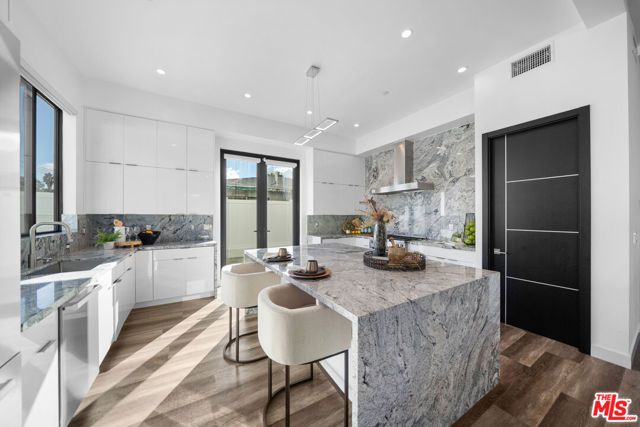5812 Willis Avenue, Sherman Oaks, CA 91411