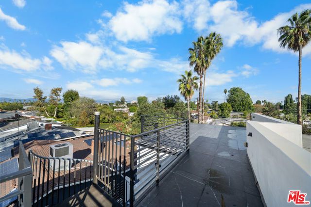 5812 Willis Avenue, Sherman Oaks, CA 91411