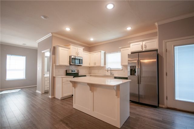 4073 Santa Maria Lane, Fayetteville, AR 72704