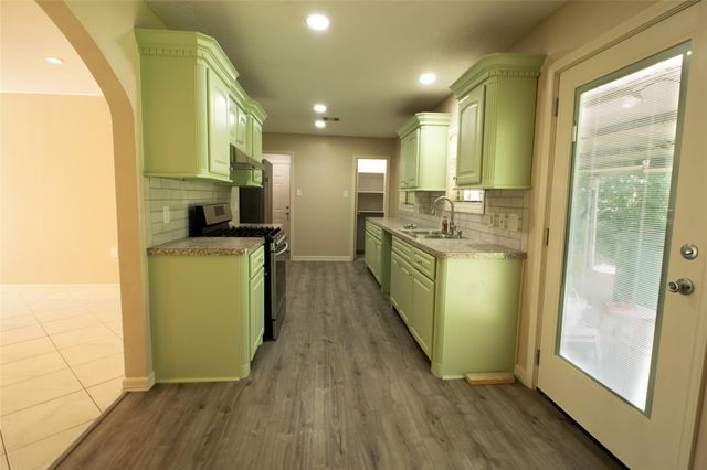 8535 Dillon Street, Houston, TX 77061