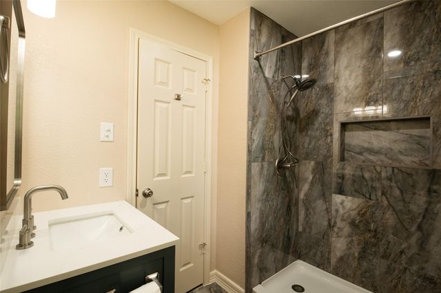 8535 Dillon Street, Houston, TX 77061