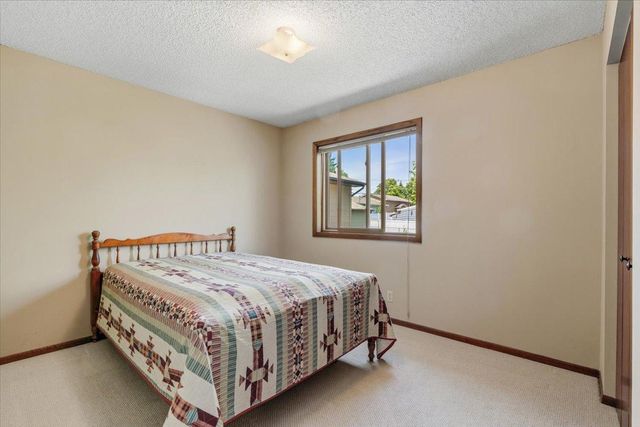 907 California Avenue W, Saint Paul, MN 55117