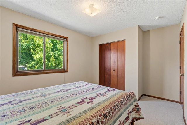 907 California Avenue W, Saint Paul, MN 55117