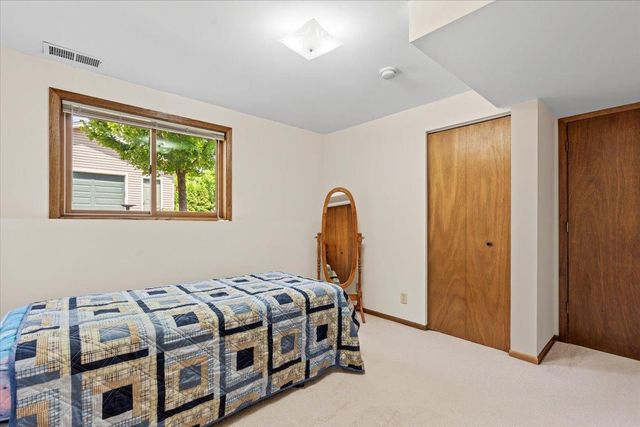 907 California Avenue W, Saint Paul, MN 55117