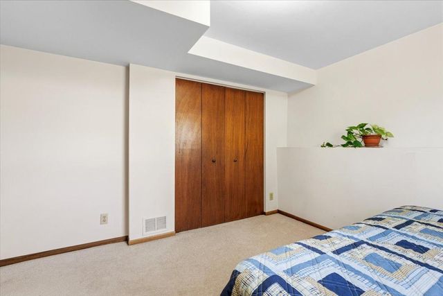 907 California Avenue W, Saint Paul, MN 55117