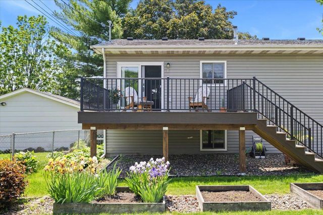 907 California Avenue W, Saint Paul, MN 55117