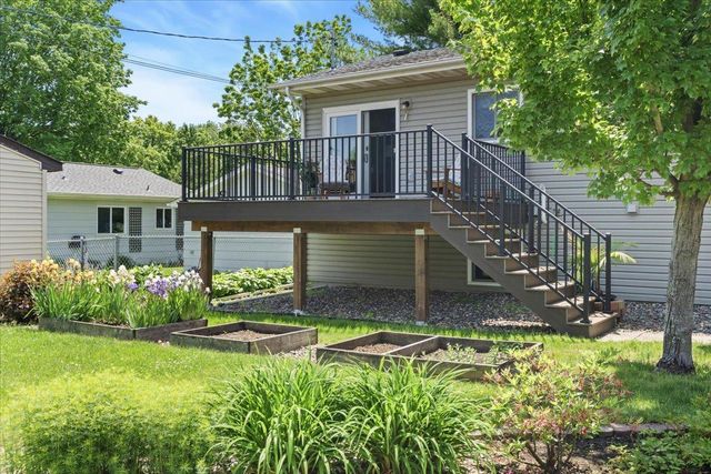 907 California Avenue W, Saint Paul, MN 55117
