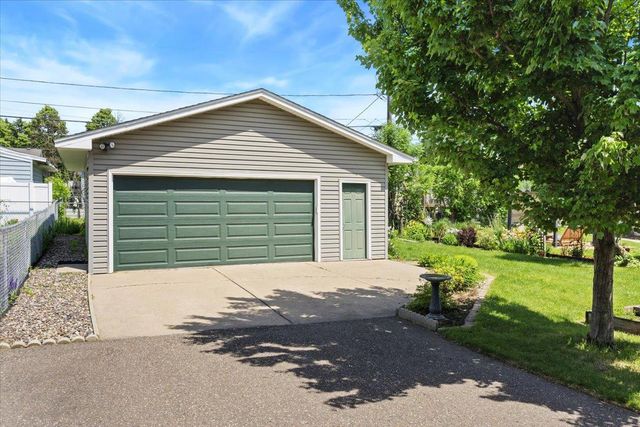 907 California Avenue W, Saint Paul, MN 55117
