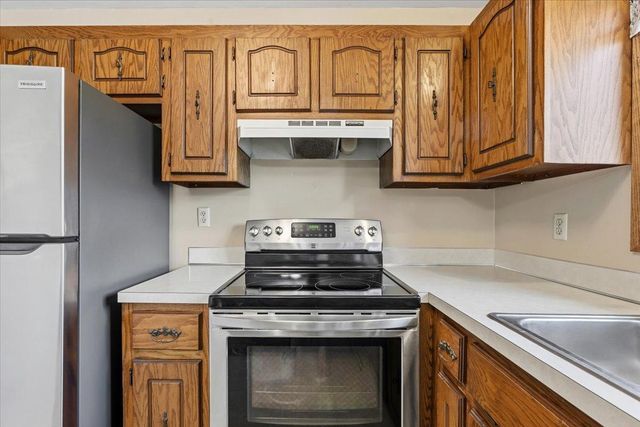 907 California Avenue W, Saint Paul, MN 55117