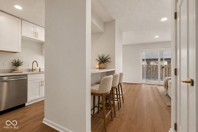 8520 Canterbury E A, Indianapolis, IN 46260