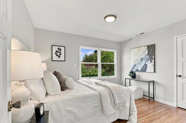 2405 Our Lane, Mountain View, CA 94040