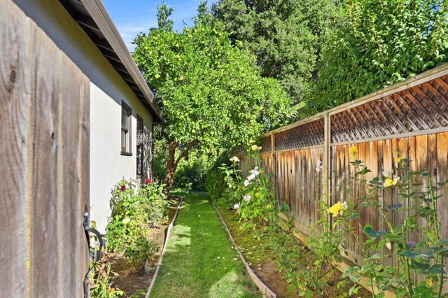 2405 Our Lane, Mountain View, CA 94040