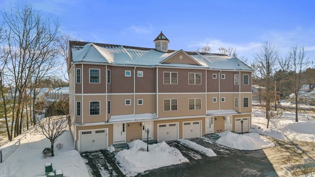 81 N High St Unit 10, Derry, NH 03038