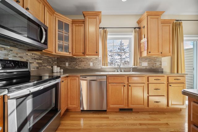 81 N High St Unit 10, Derry, NH 03038