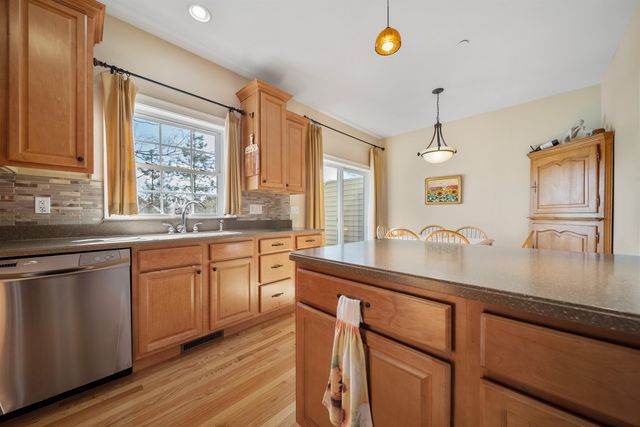 81 N High St Unit 10, Derry, NH 03038