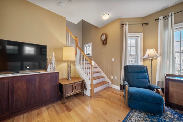 81 N High St Unit 10, Derry, NH 03038