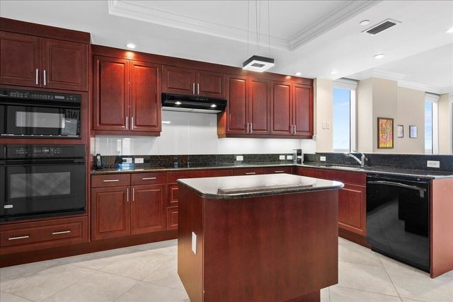 4600 N Ocean Drive 701, Singer Island, FL 33404