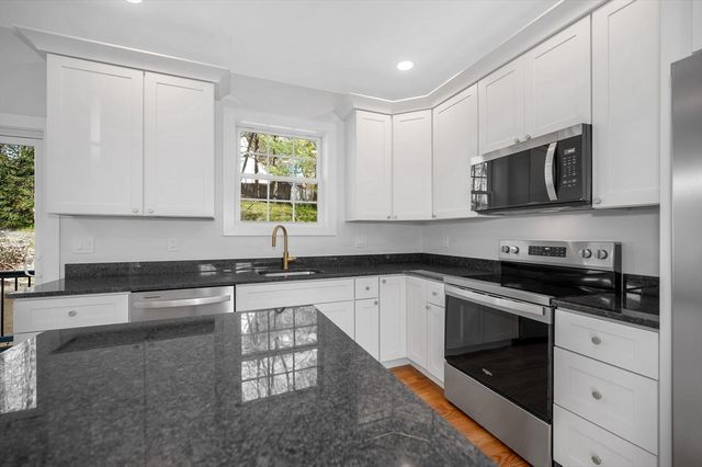 51 Willard, Lowell, MA 01850